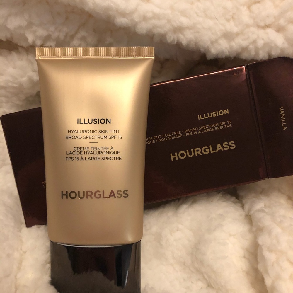 Hourglass foundation